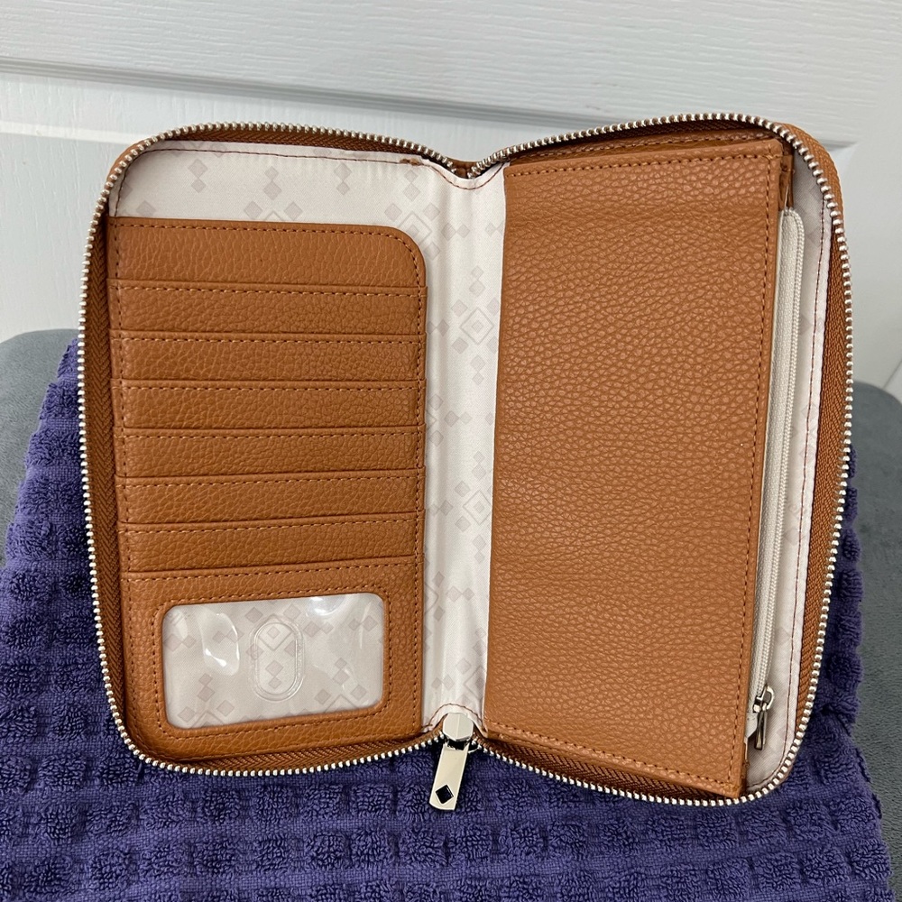 Thirty-One: All About the Benjamins Wallet